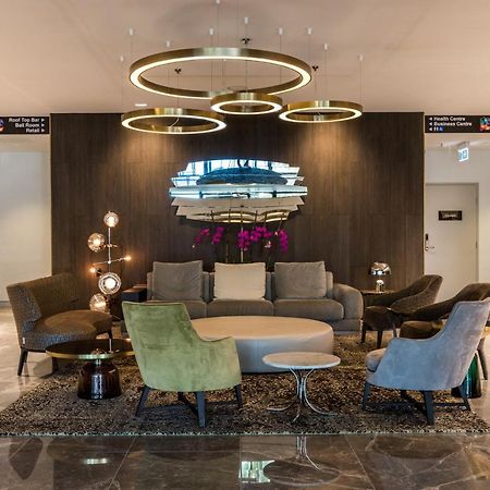 The Branksome Hotel & Residences Sidney Exterior foto The lobby of the hotel