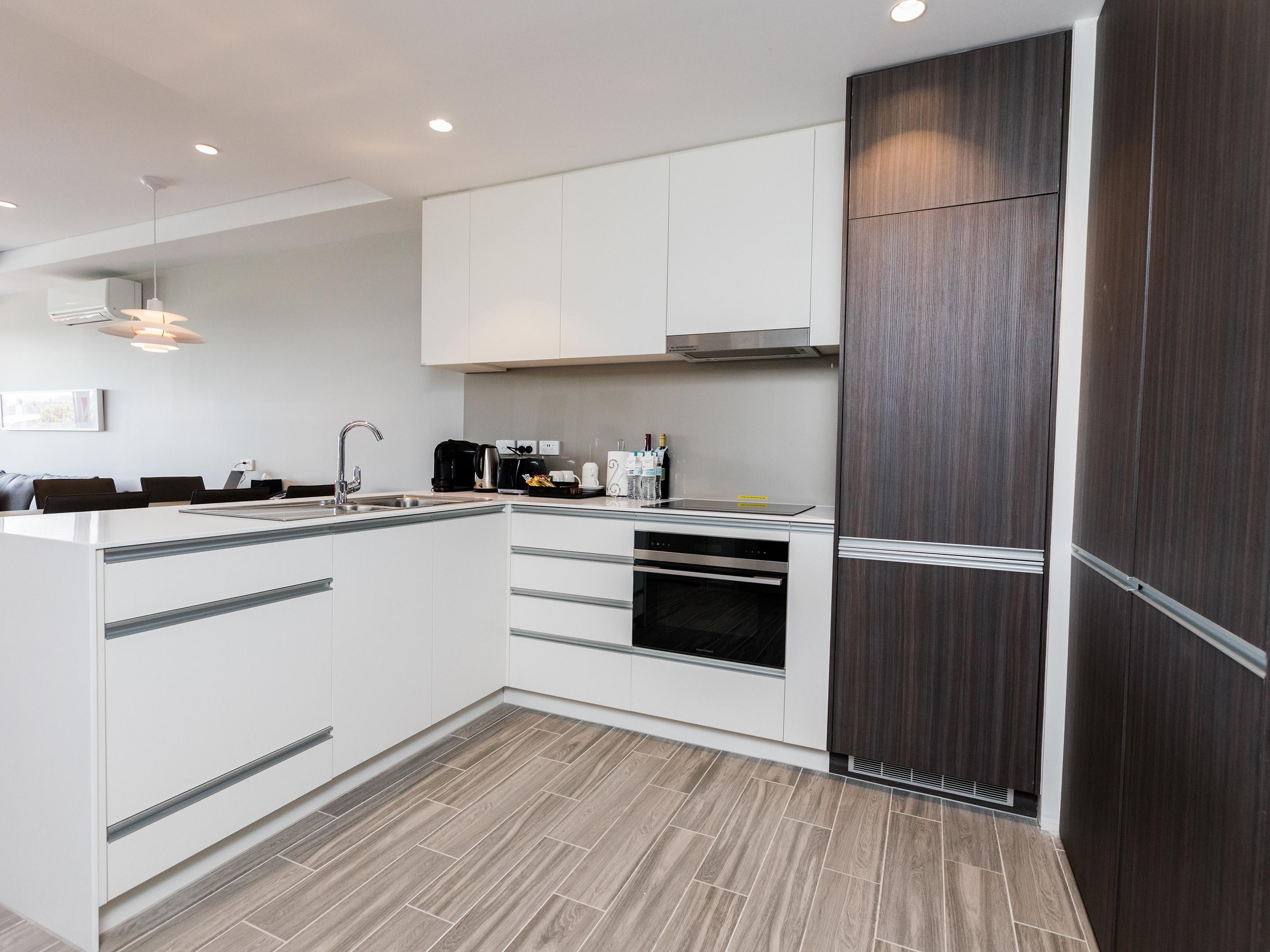 The Branksome Hotel & Residences Sidney Exterior foto A modern kitchen