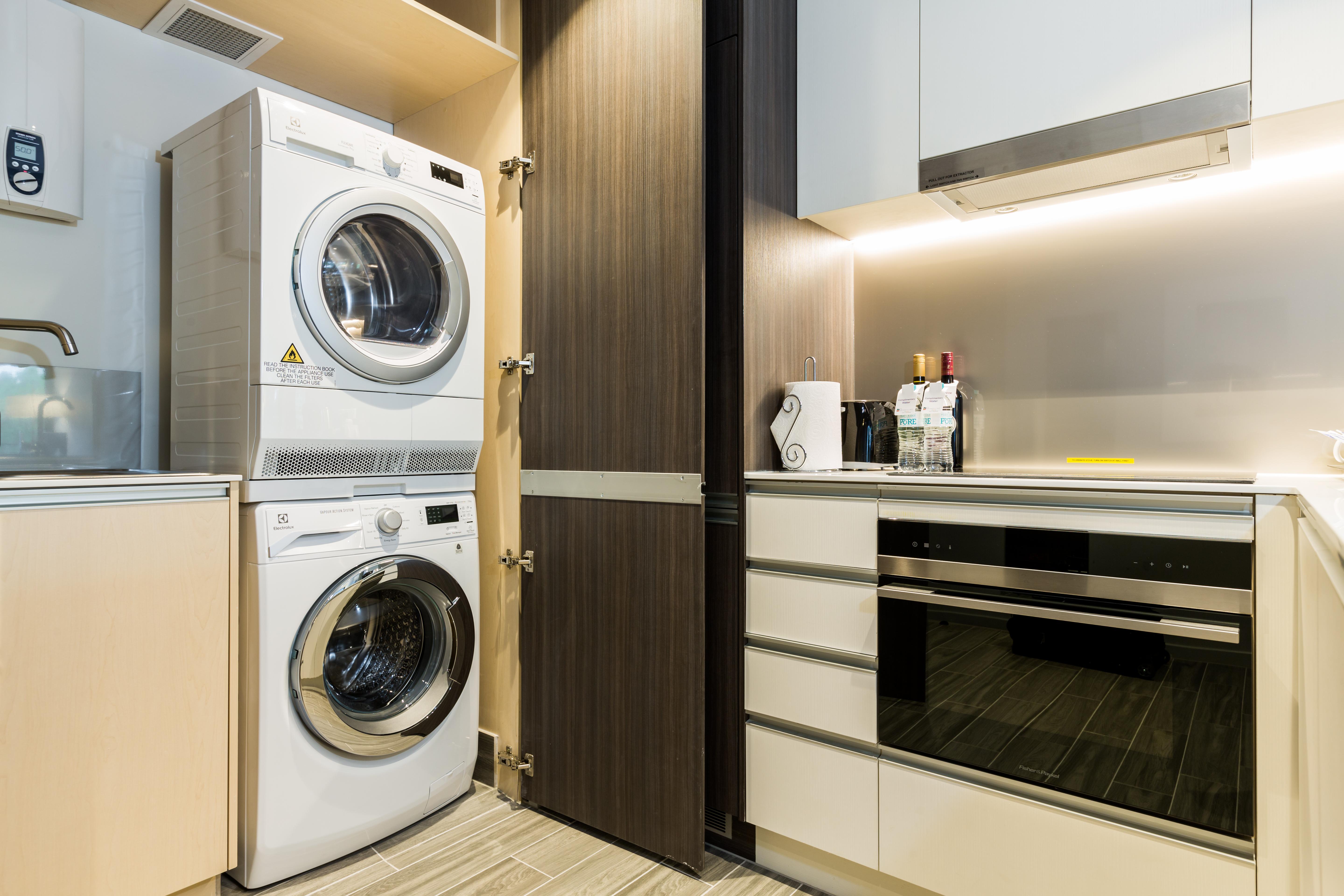 The Branksome Hotel & Residences Sidney Exterior foto Laundry room